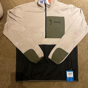 Columbia Tan and Green Half-Zip Pullover